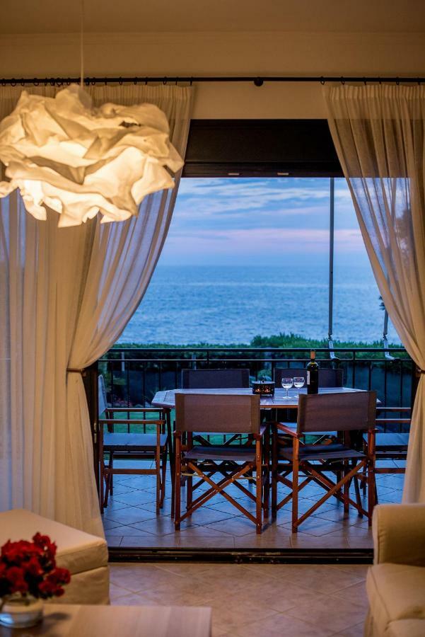 Oikia Eleanthi - Beachfront Garden Home! Mytikas  Exterior foto